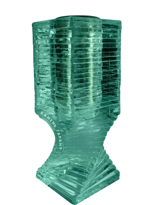 Декоративная ваза с закрученной формой